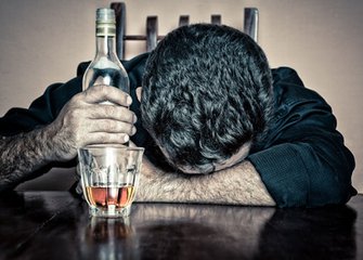 喝酒对男性白癜风患者的危害有哪些